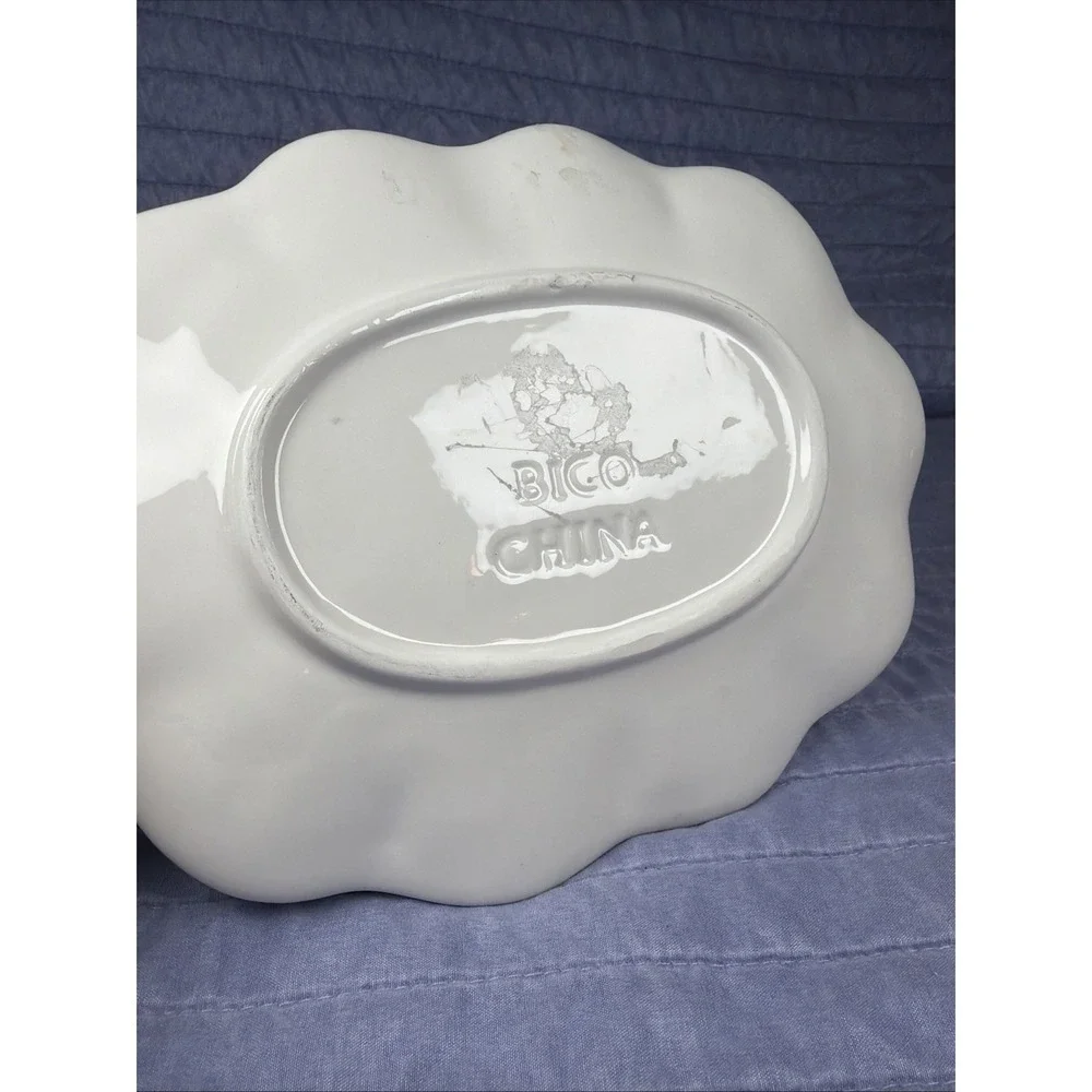 BICO White Ceramic Gravy Boat w/ Underplate Embossed Serving Dish Set